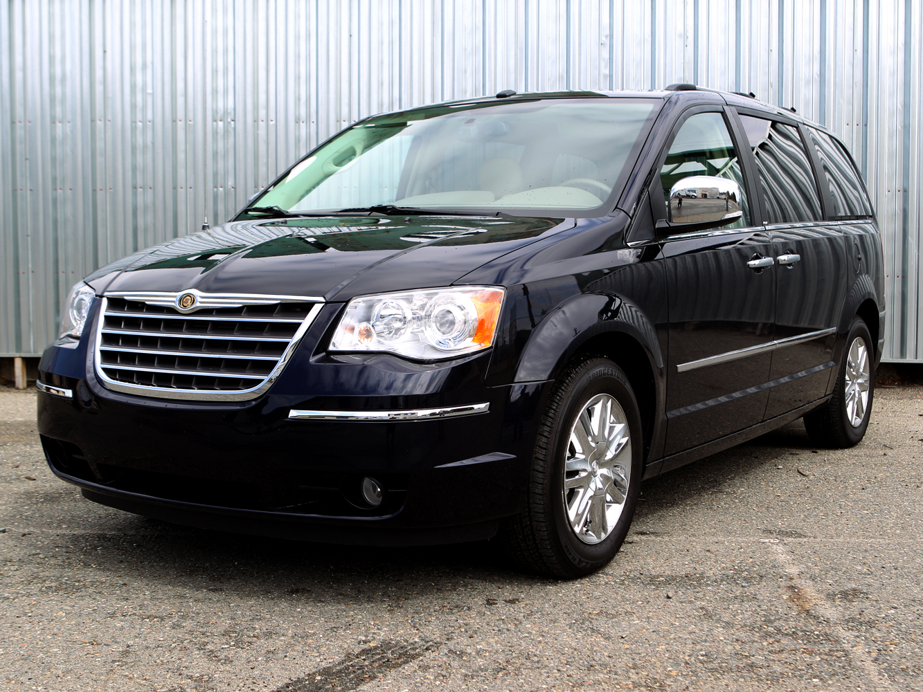 2010 town and country van